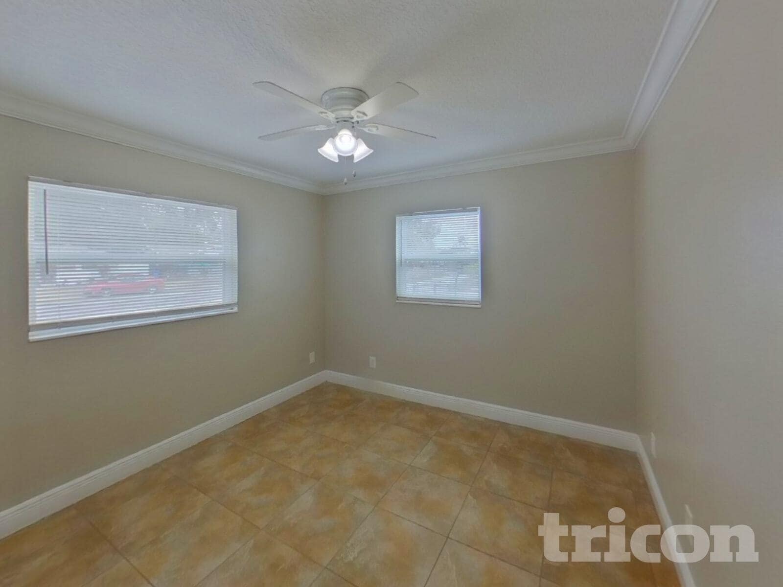 Building Photo - 563 Robin Hill Cir