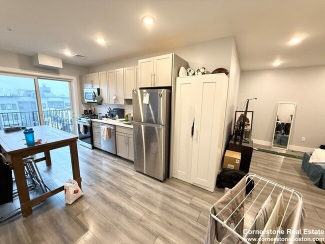 Building Photo - 55 W Fifth St