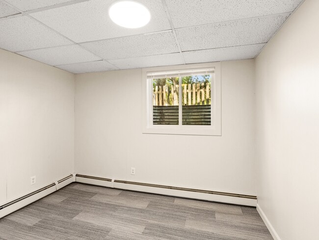 Building Photo - 515 S 11th Ave