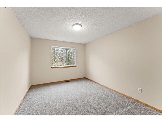 Building Photo - 14975 Pinto Ln