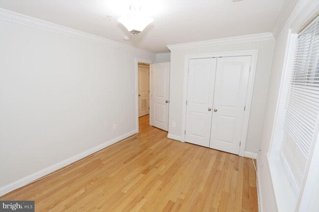 Building Photo - 1901 Lincoln Rd NE