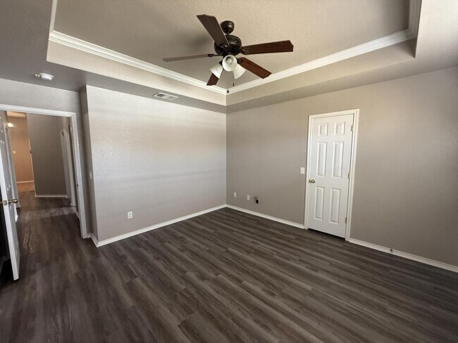 Building Photo - 4205 Cambridge Dr