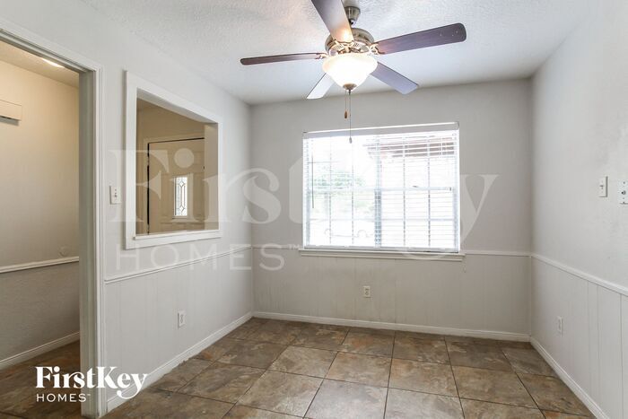 Building Photo - 7006 Falling Waters Dr