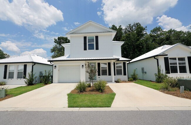 Building Photo - Newer Home in Valparaiso- Close to Eglin AFB