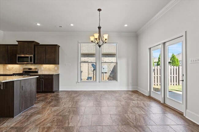 Building Photo - 121 Hilltop Ridge Dr