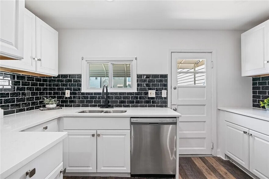 Building Photo - 3817 Howley St