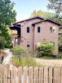 Building Photo - Jefferson Duplex