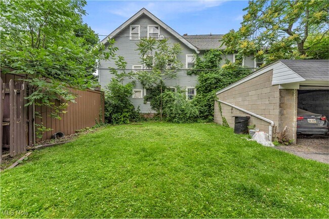 Building Photo - 1616 Eddington Rd