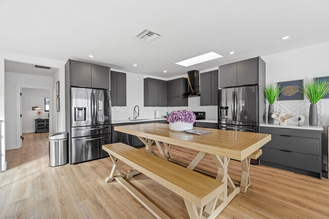 Building Photo - 3470 Carlsbad Blvd