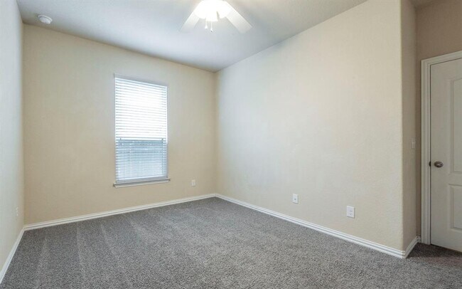 Building Photo - 8021 Arezzo Dr
