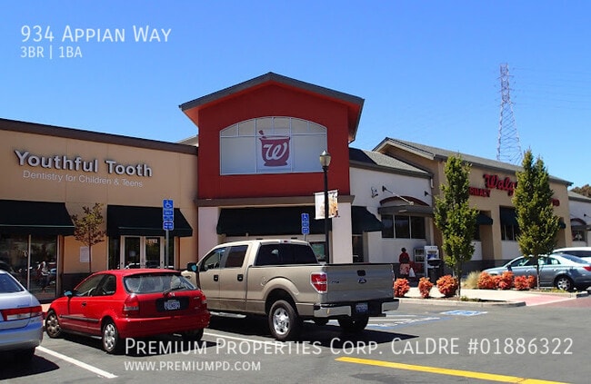 Building Photo - 934 Appian Way