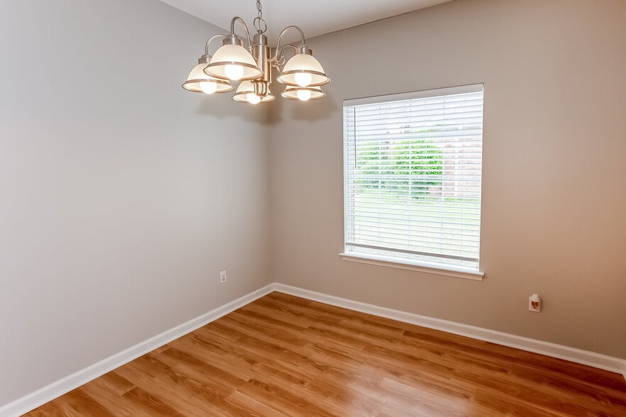 Building Photo - 9186 Tahoe Dr