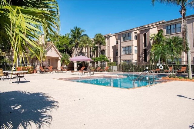 Building Photo - 2986 S University Dr