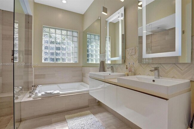 Building Photo - 1529 Shoreline Way