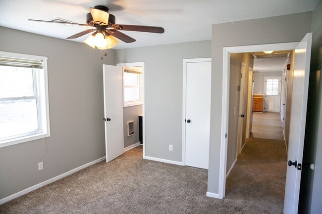 Building Photo - 24 Barclay Dr