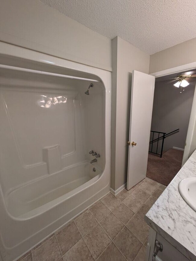 Building Photo - 2BD/1.5BA Townhome at Francescan Terrace