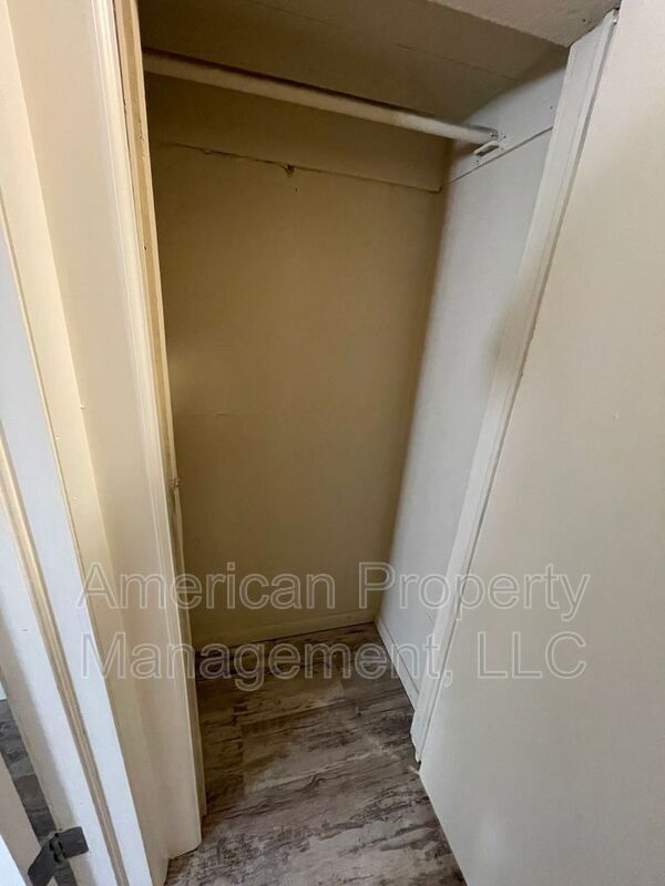 Building Photo - 3605 E 16th St