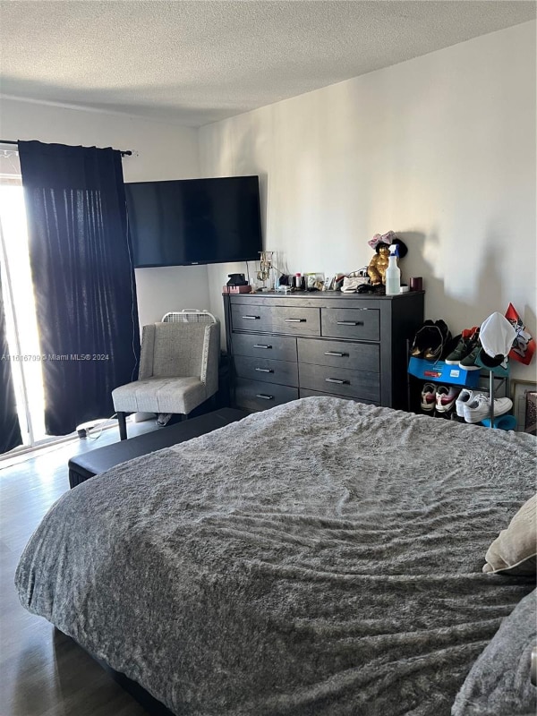 Building Photo - 1100 NE 1st Ct