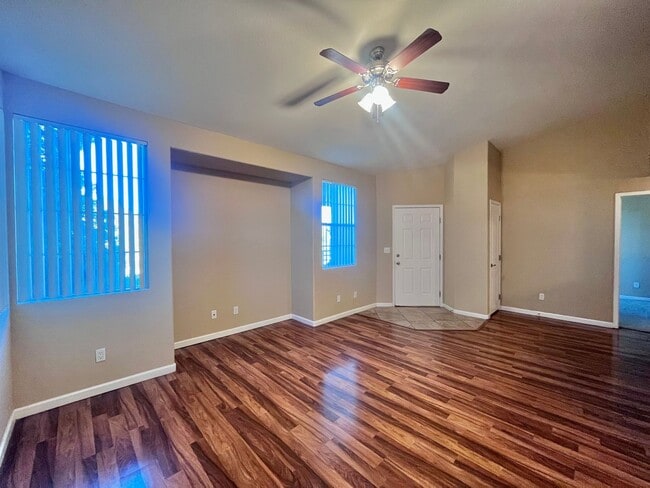 Building Photo - COMING SOON!! CUTE 3 BD/2BA CONDO LOCATED ...