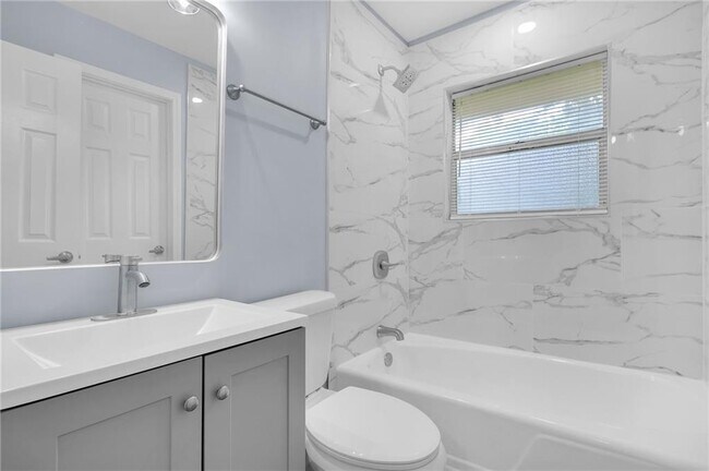 Building Photo - 2496 Shiloh Dr