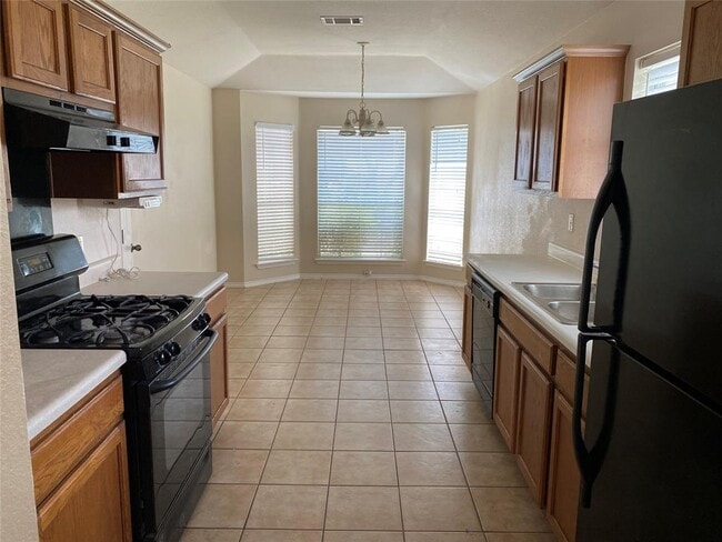 Building Photo - 1608 Mentone Dr
