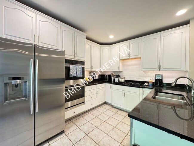 Building Photo - 5654 Governors Pond Cir