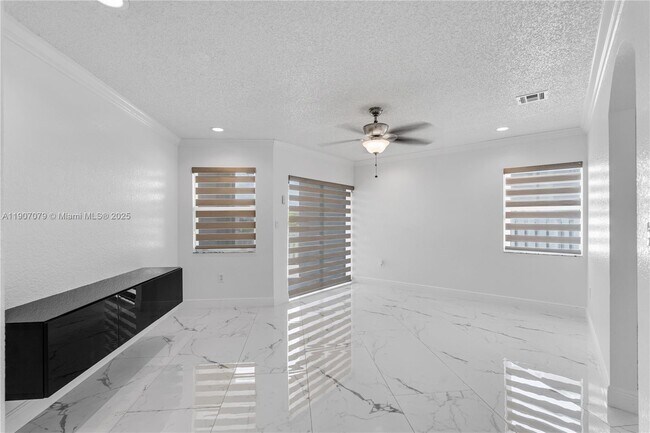 Building Photo - 14308 SW 120th Ct