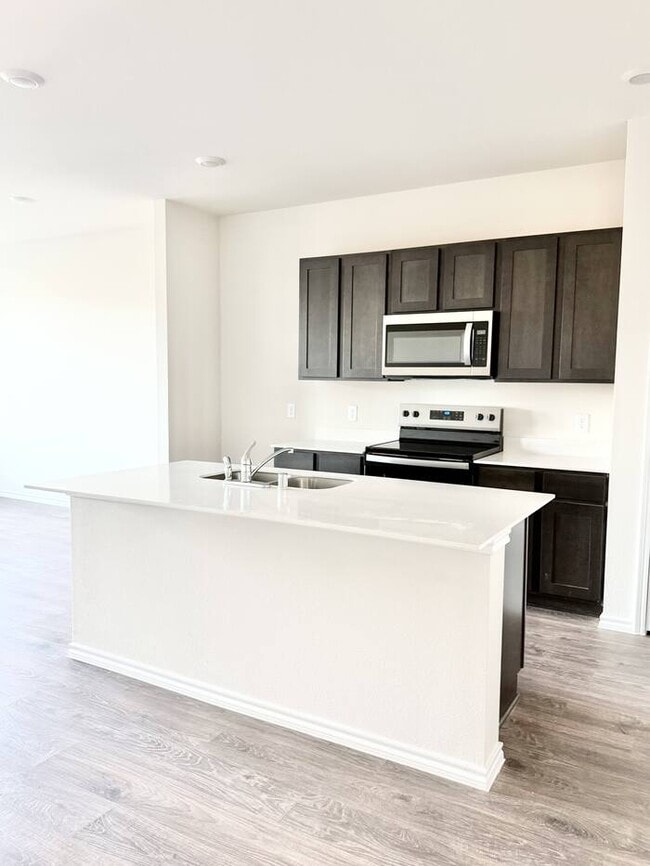 Building Photo - 314 Tall Cedar Wy