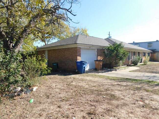 Building Photo - Ginder Properties1 (3601 Catalina Dr)