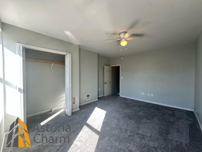 Building Photo - Updated 3 bedroom 1 bath Rowhome with Fenc...