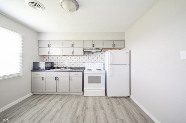 Building Photo - 6461 W 300 S