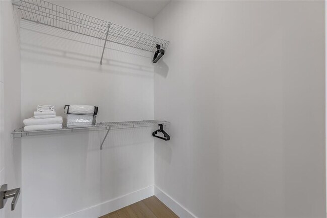 Building Photo - 811 SW 10th Terrace