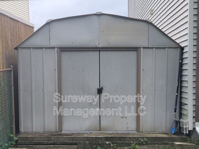 Building Photo - 505 Corinthian Ave