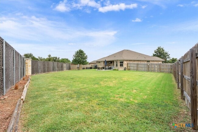 Building Photo - 5102 Dauphin Dr