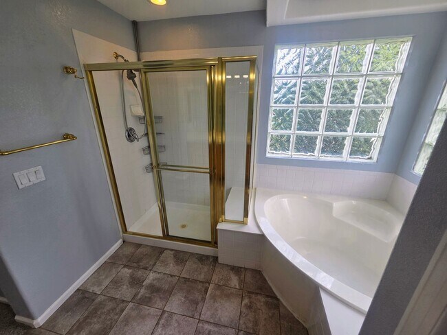 Building Photo - Beautiful Highlands Ranch Home with Finished Basement & 3-Car Garage!