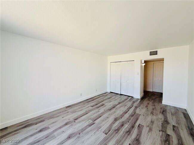 Building Photo - 3930 S University Center Dr