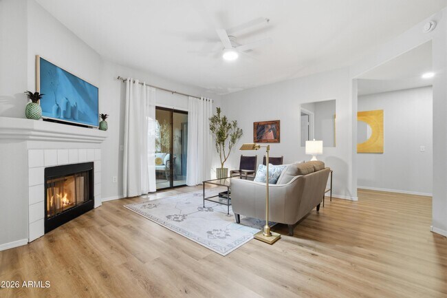 Building Photo - 15050 N Thompson Peak Pkwy