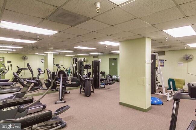 Building Photo - 7401 Westlake Terrace