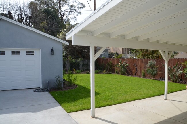 Building Photo - 22126 Del Valle St