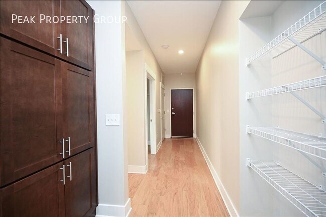 Building Photo - 433 E 13th St