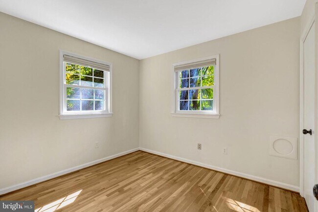 Building Photo - 6805 Reynard Dr
