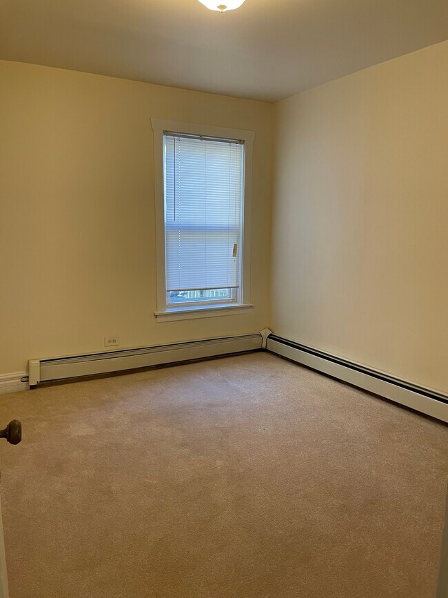 Building Photo - 5948 S Calumet Ave