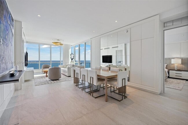 Building Photo - 100 South Pointe Dr