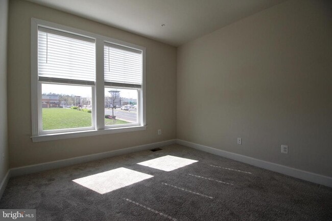 Building Photo - 14911 River Walk Way