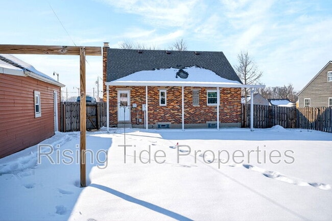 Building Photo - 1937 N Sunny Ridge Rd