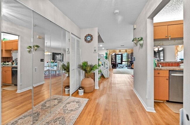 Building Photo - 4587 Carambola Cir S
