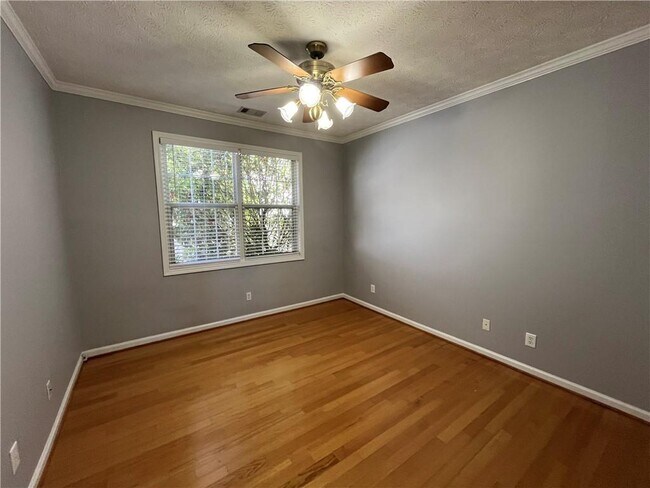 Building Photo - 320 Harmony Ct