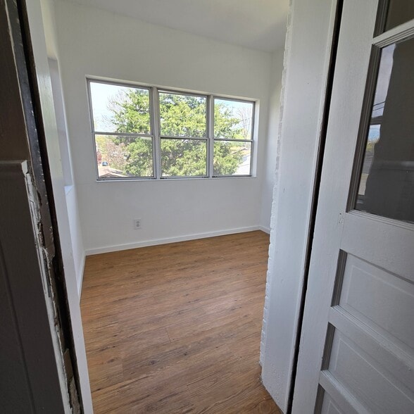 Building Photo - 5127 Goethe Ave
