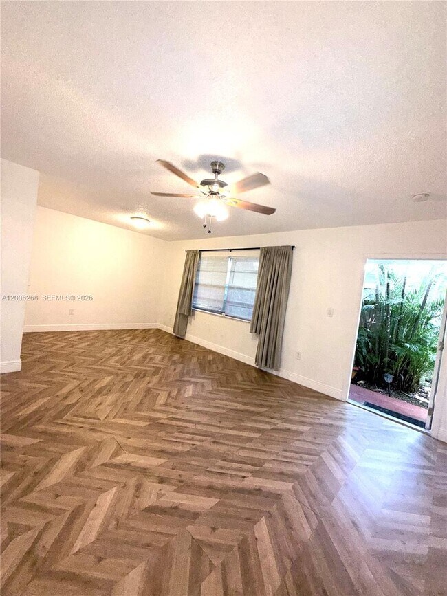 Building Photo - 721 SW 13th Ave