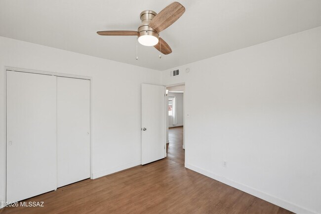 Building Photo - 4026 E Alhambra Pl
